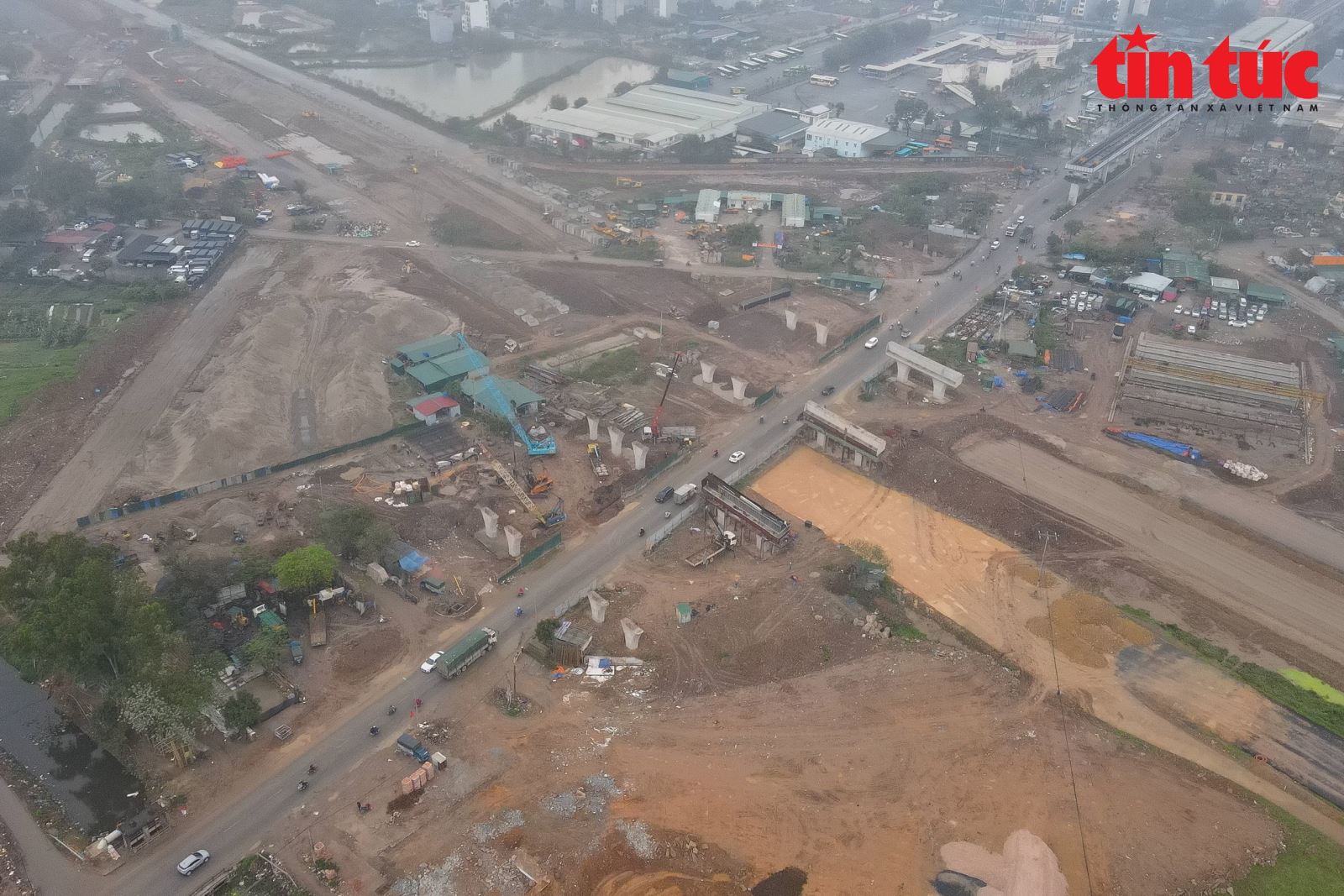 Cầu vượt Vành đai 4:Nhiều mố cầu đã hoàn thành.